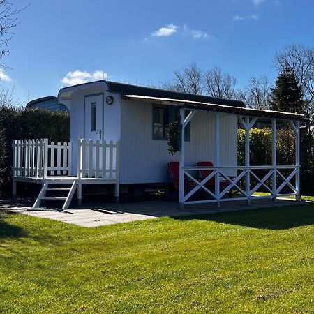Shepherds Hut Oostvoorne Eksteriør billede