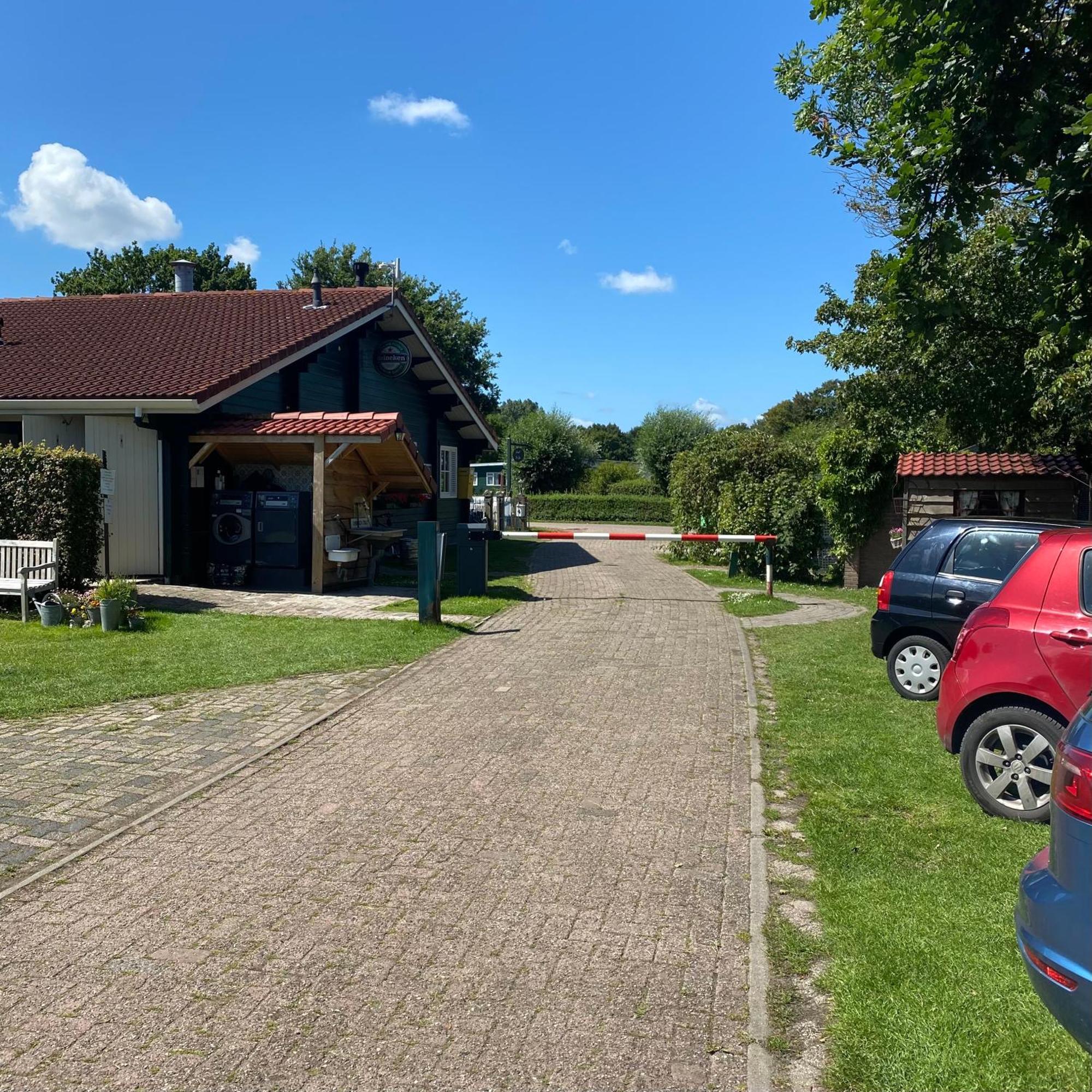 Shepherds Hut Oostvoorne Eksteriør billede