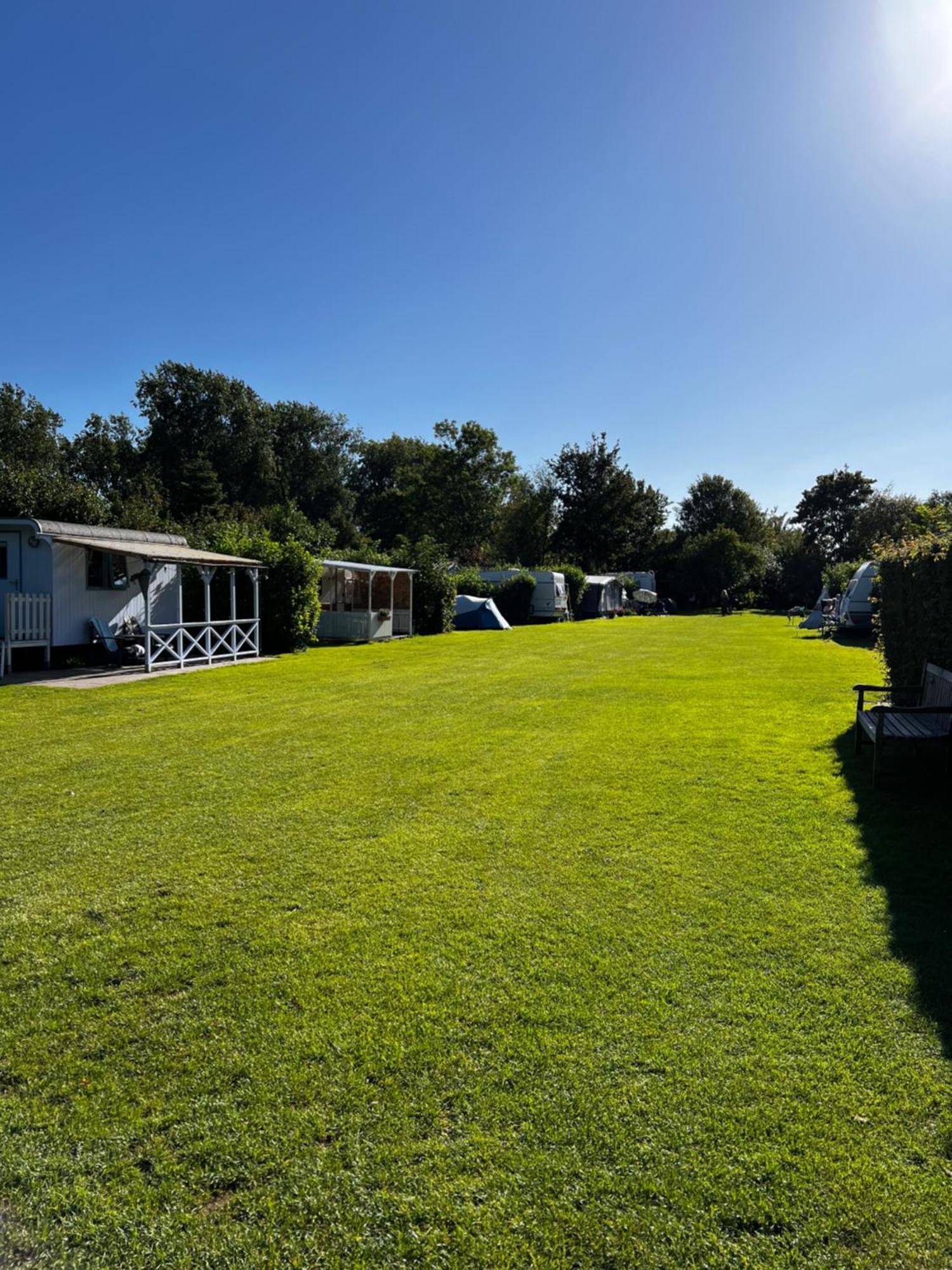 Shepherds Hut Oostvoorne Eksteriør billede