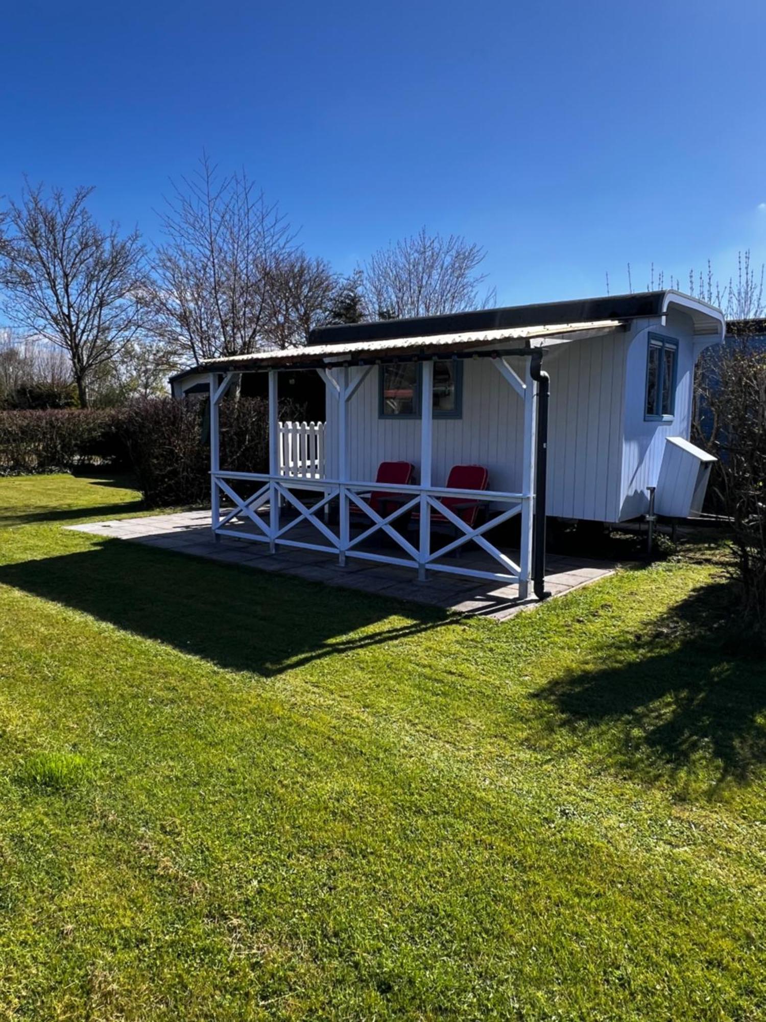 Shepherds Hut Oostvoorne Eksteriør billede