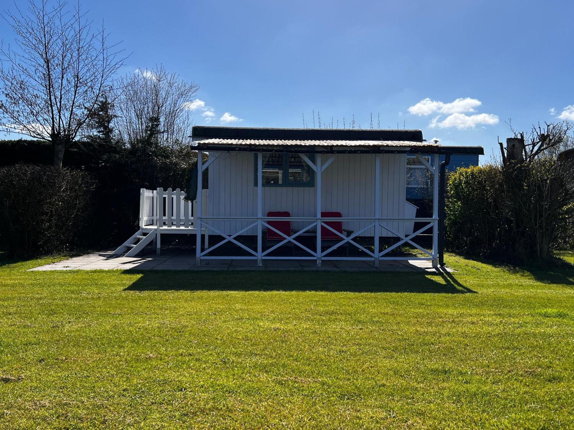 Shepherds Hut Oostvoorne Eksteriør billede